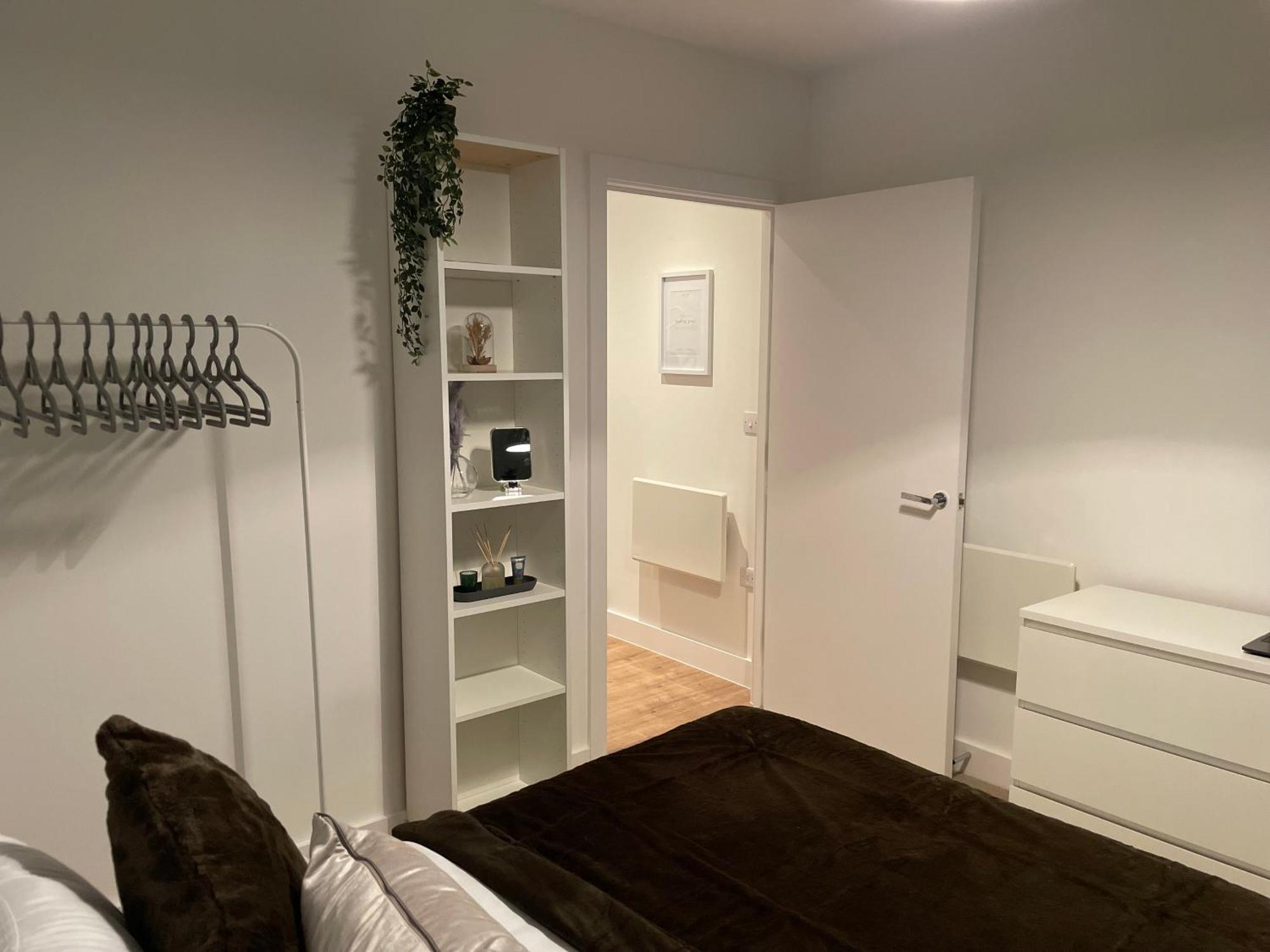 Apartment 2br 2ba Floor Penthouse In Rg2 - Ideal For Business Travellers & Contractors, Free Parking & Sleeps Up To 6 Reading